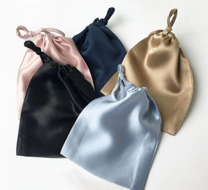 Pochette à cordon en soie en gros